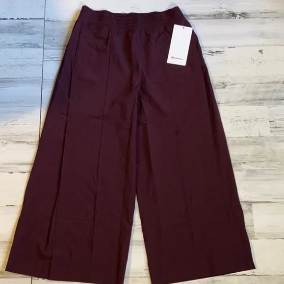 NWT Lululemon Wanderer Culottes Swift Ultra Light Fabric Pants 8 Cassis red - Picture 6 of 8
